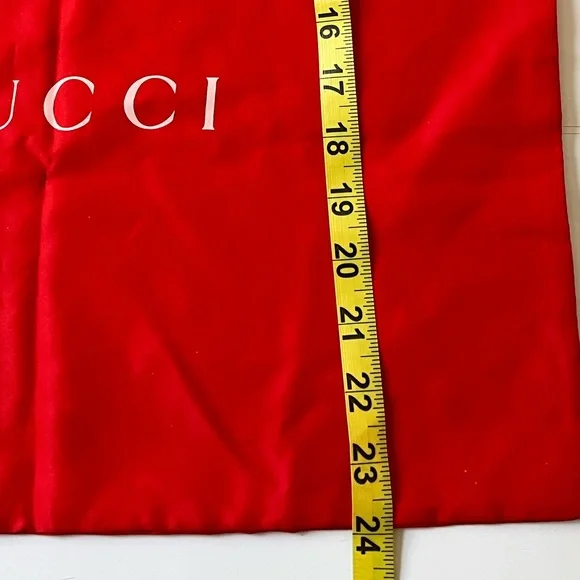 Gucci Red dust cover bag with drawstring Logo 18” x 24” tag Gucci made in Italy - Picture 6 of 7